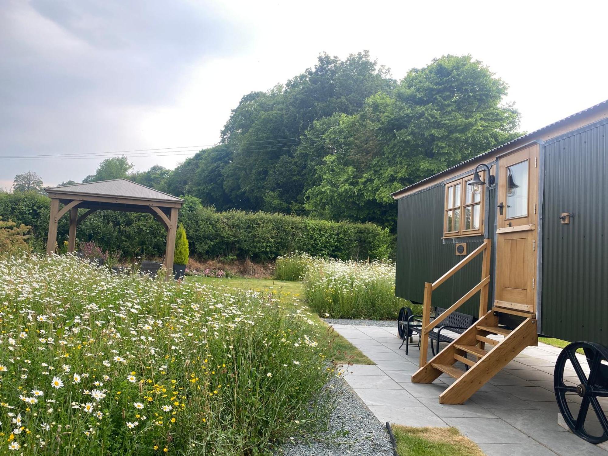 Отель Woody'S Retreat Bolton by Bowland Экстерьер фото